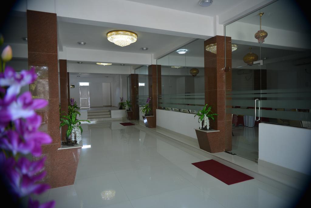 Hotel Kamrel Курунегала Экстерьер фото